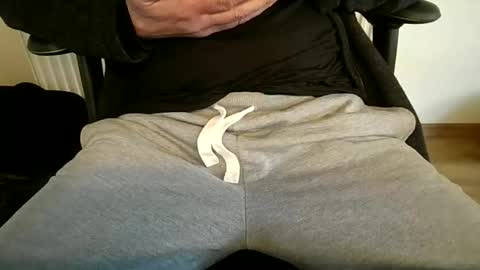 mik online show from November 12, 9:59 am