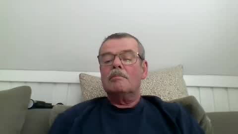 mikael42 online show from April 21, 12:55 pm