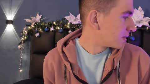 mikael online show from December 17, 4:09 am