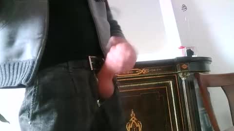 Mika online show from February 12, 1:37 pm