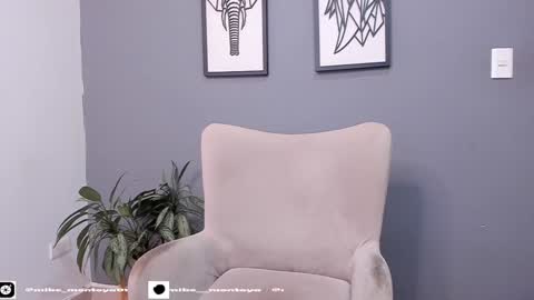 Mike Montoya online show from January 18, 3:02 am