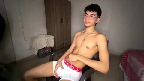 Mike Pineapple online show from October 28, 3:31 am