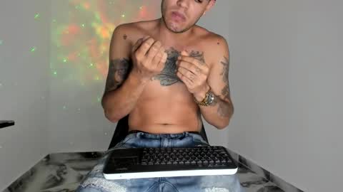 mikee_scooth online show from March 23, 12:38 am