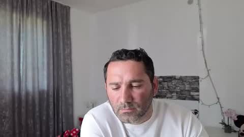 mistervybe online show from April 16, 7:52 am