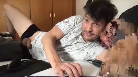 Mitchel New online show from April 23, 8:52 am