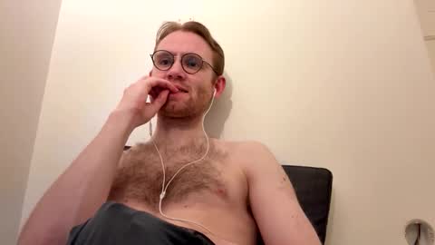 molliter online show from December 3, 2:06 am