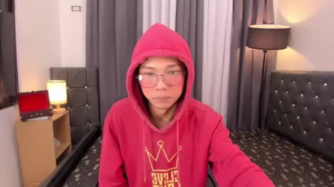 molly online show from December 20, 8:49 pm