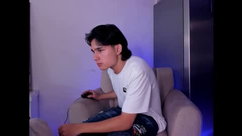 monky_0002 online show from February 28, 2:05 pm