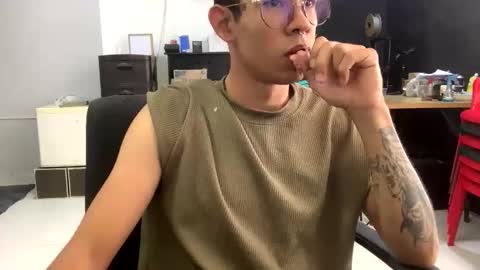 Andrew  online show from May 15, 4:59 pm