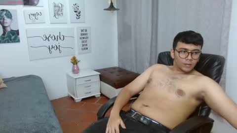 Snapshot of mou_fly chatting on October 20, 2:54 pm Mou Fly online show from October 20, 2:54 pm