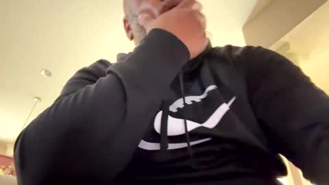 Snapshot of mr6ray chatting on December 8, 9:52 pm mr6ray online show from December 8, 9:52 pm