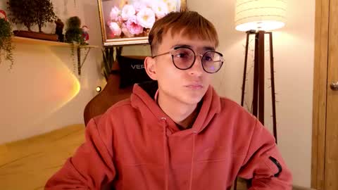 Mr Evans online show from December 20, 6:26 pm