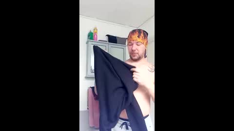 mr_i_ online show from March 5, 9:49 am