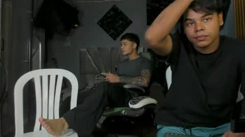 mr_mois online show from May 23, 6:08 am