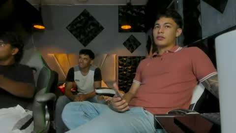 mr_mois online show from May 20, 5:47 am