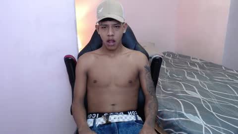 mr_stiven_ online show from February 1, 2:47 am