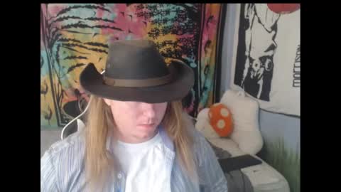 Snapshot of mr_strawberry chatting on September 28, 2:15 pm mr_strawberry online show from September 28, 2:15 pm