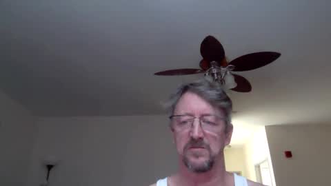 Snapshot of mrcumstain chatting on February 26, 9:46 pm mrcumstain online show from February 26, 9:46 pm