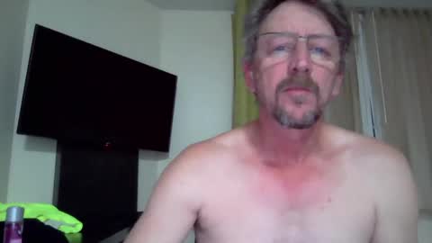 Snapshot of mrcumstain chatting on March 4, 4:49 am mrcumstain online show from March 4, 4:49 am