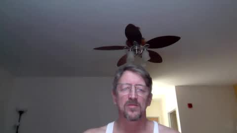 Snapshot of mrcumstain chatting on February 26, 2:15 am mrcumstain online show from February 26, 2:15 am