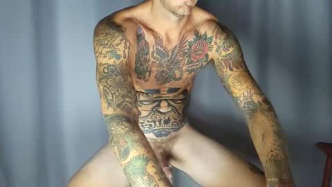 Snapshot of mremy chatting on December 18, 7:58 am Rem M online show from December 18, 7:58 am