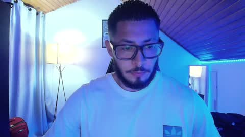 David Big online show from December 4, 10:08 pm