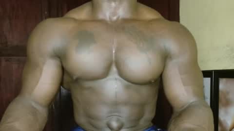 musclegod23 online show from February 14, 2:56 pm