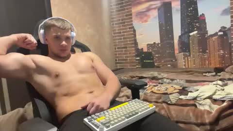 Snapshot of musclephantom chatting on October 21, 8:01 pm Egor online show from October 21, 8:01 pm