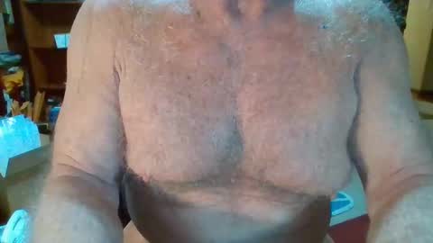 Snapshot of musclesandlittledick chatting on October 23, 10:02 pm musclesandlittledick online show from October 23, 10:02 pm