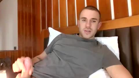 muscleshow00 online show from February 7, 1:13 am