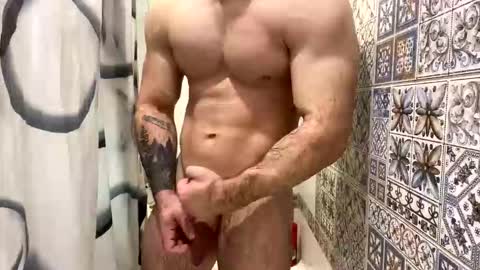 Snapshot of muscularjuggler chatting on October 17, 2:26 am muscularjuggler online show from October 17, 2:26 am