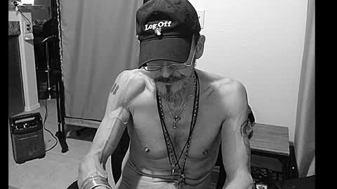 Snapshot of mycock4u247 chatting on December 13, 2:21 am LA MARIPOSA DE MARICOPA online show from December 13, 2:21 am