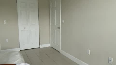 Snapshot of myles_isperfect chatting on January 17, 3:43 pm Myles Spears online show from January 17, 3:43 pm