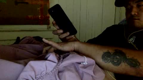 Snapshot of mywi11yisbiggy chatting on February 6, 5:09 pm str8 dom alphaAsian Daddy type. sorry not bi or  curious but i dont judgediscrimenate. online show from February 6, 5:09 pm