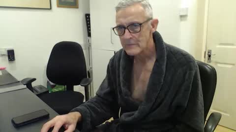 nakedcarpenteruk online show from March 9, 2:55 pm