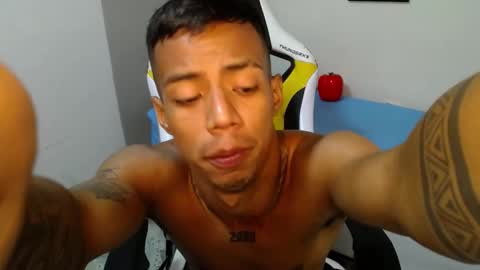 Snapshot of nando_col chatting on October 20, 12:53 pm nando_col online show from October 20, 12:53 pm