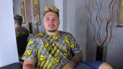 deibyd online show from December 11, 5:44 am