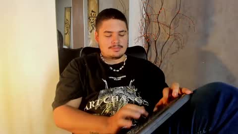 deibyd online show from February 8, 1:22 pm