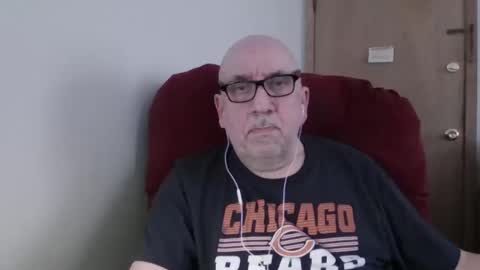 Tom online show from March 8, 8:24 pm