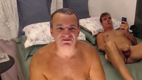 Snapshot of negative_blood chatting on December 4, 2:20 am Marcelo and Luiz online show from December 4, 2:20 am