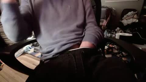 Snapshot of nerdyboi22 chatting on February 26, 5:53 am nerdyboi22 online show from February 26, 5:53 am