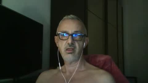 Snapshot of nevenerabis chatting on October 23, 5:49 pm nevenerabis online show from October 23, 5:49 pm