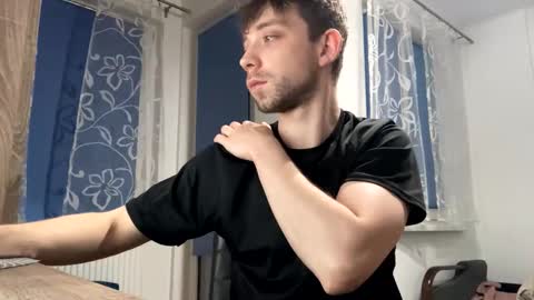 Mark online show from April 1, 9:34 pm