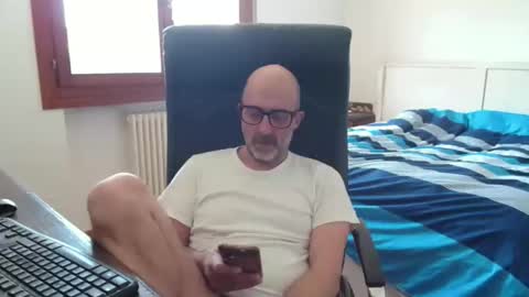 simi online show from April 11, 12:31 pm