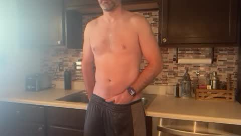 newguy_097 online show from December 14, 2:57 pm