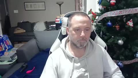 Snapshot of newvvorld chatting on December 23, 3:01 pm NewWorld online show from December 23, 3:01 pm