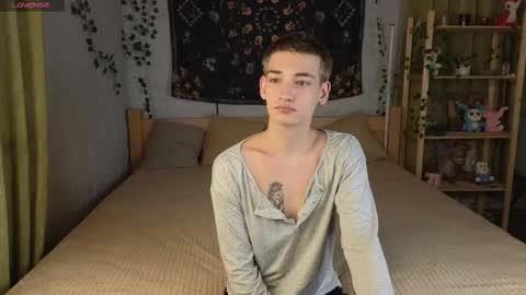 Snapshot of nick_win chatting on October 21, 4:43 pm Nick online show from October 21, 4:43 pm