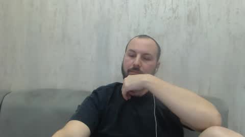 Julian online show from December 3, 1:22 am