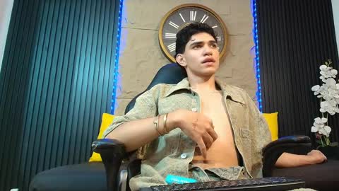 nico_monroet online show from May 21, 11:53 pm