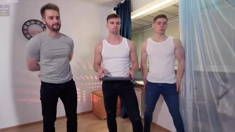 Nik online show from December 18, 3:08 pm